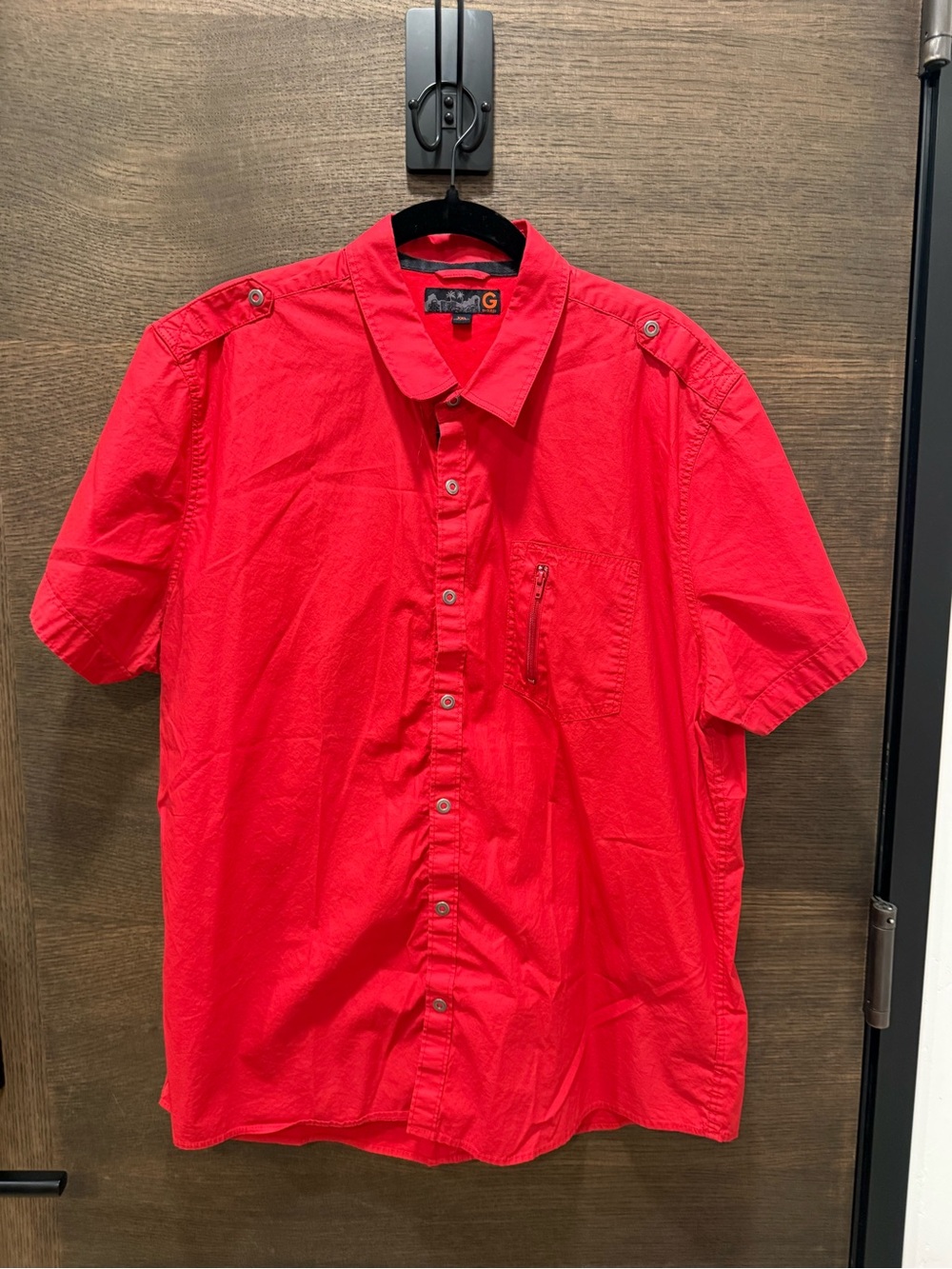 Guess Men’s Red Short-Sleeve Button-Down Shirt with Chest Zip Pocket